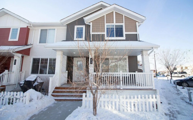 Cheerful 4 Bedroom Townhouse With Parking Wifi