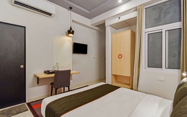 Collection O 40206 Govind Marg