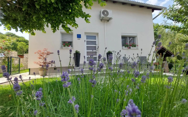 Studio apartman Marta