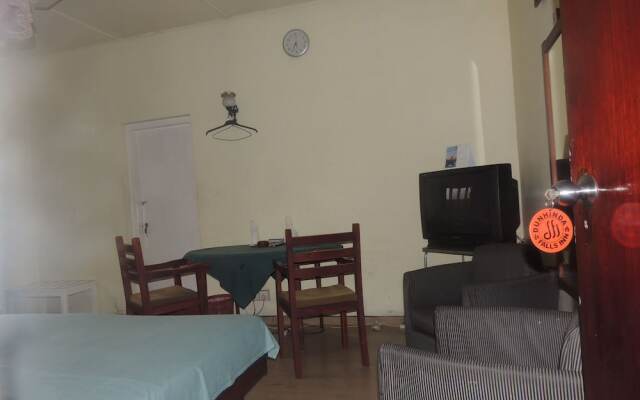 Dunhinda Falls Inn