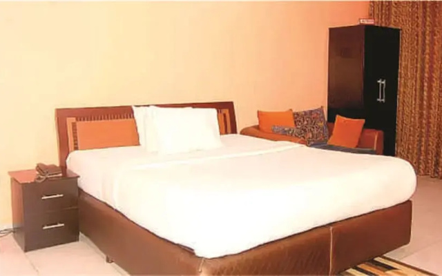 GoldRush Suites