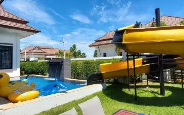Villa me & you2