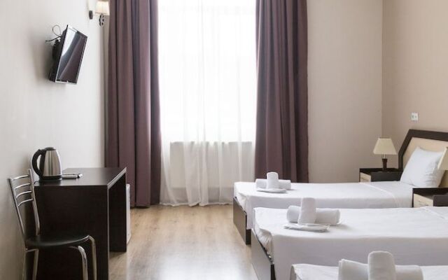 Backstreet Hotel