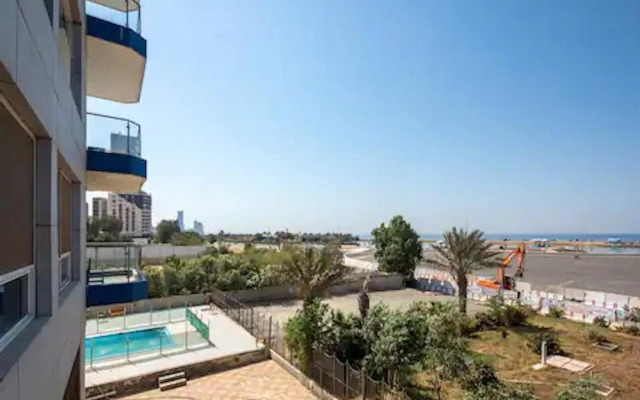 Luxurious Modern Apartment Sea View