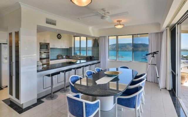 Yacht Harbour Tower 5