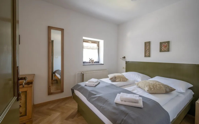 Berghi Hotel and Apartments