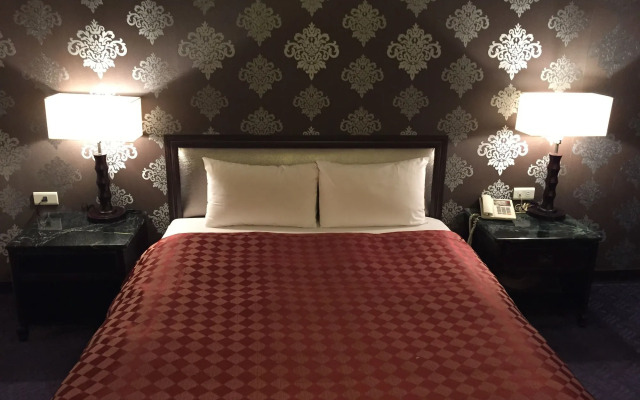 Well Garden Hotel