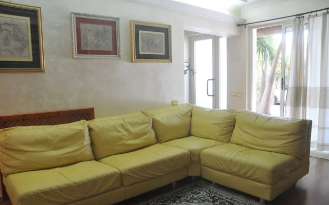 Very Cozy, Comfortable "lanthana" Villa on 2 Floors, Independent