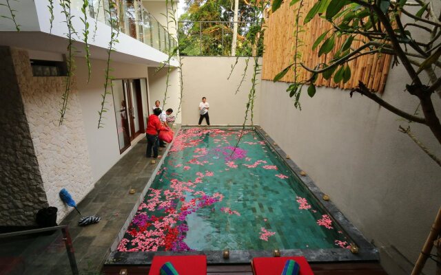Royal Nyanyi Villa