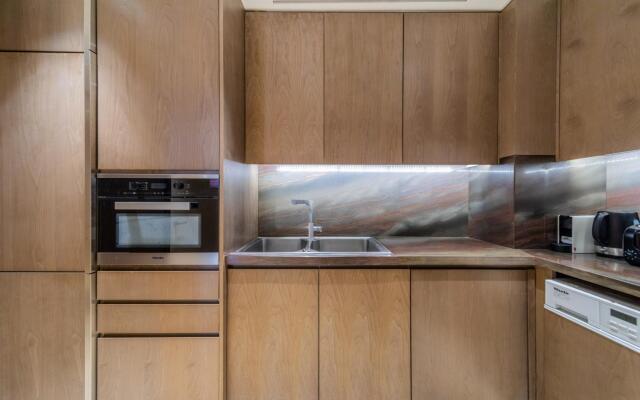 DXB - Five - 40608 - PJ