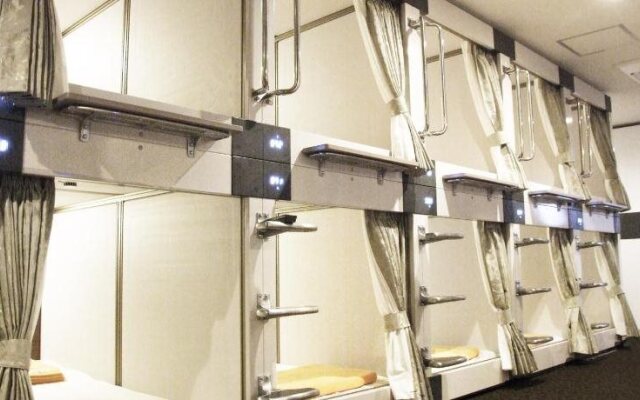 Hot Spring & Capsule Hotel copana