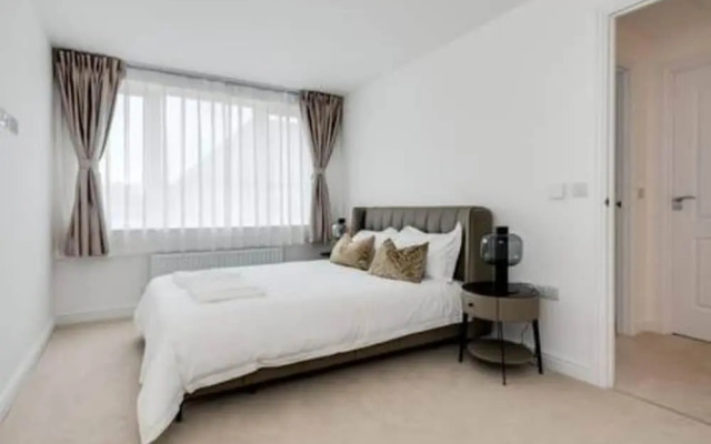 Tranquil 4-bed Oasis Modern Chic