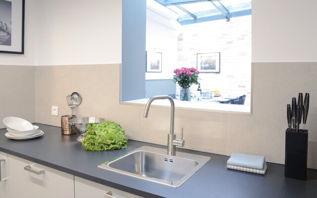 Luxury AC 3BDR Le Marais I by Livinparis