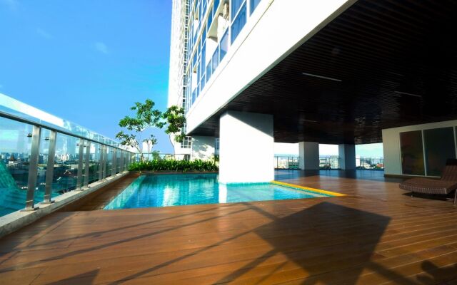Elegant Studio Menteng Park Apartment