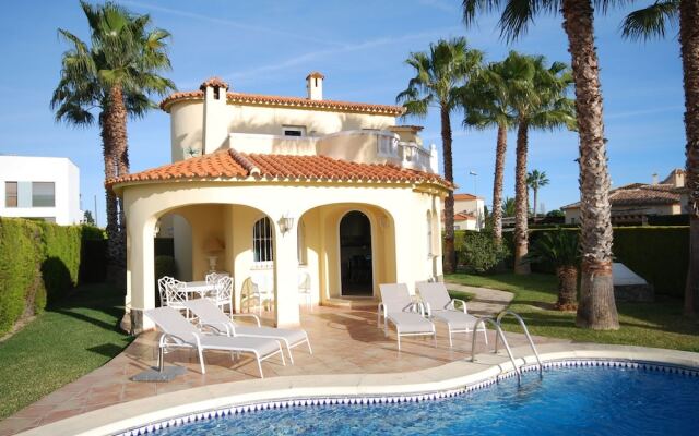 Charming Villa in Oliva with Private Swimming Pool