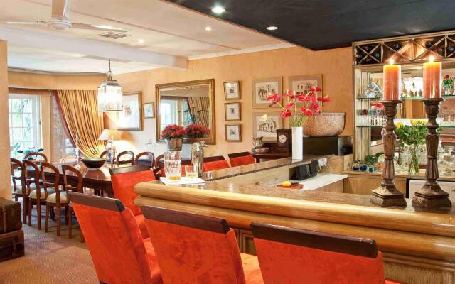 Manaar House