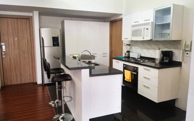 "high-rise Reforma Apartment , 2bdr, 2bath,"