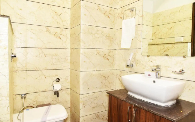 Goroomgo Hollywood Heights Amritsar