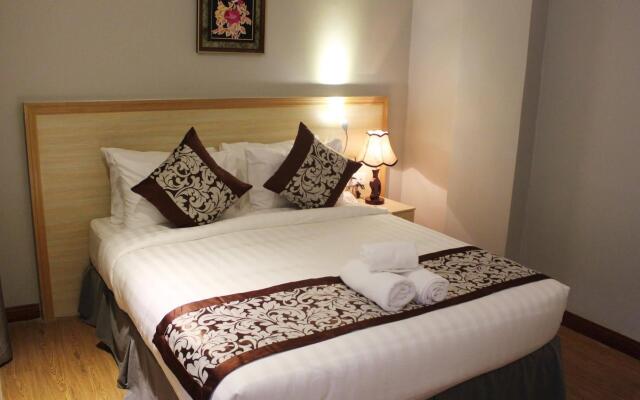 Paragon Central Hotel & Sky Bar