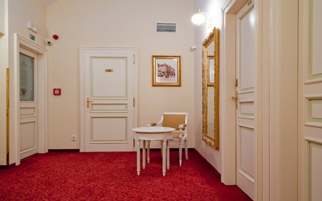 Alqush Downtown Hotel