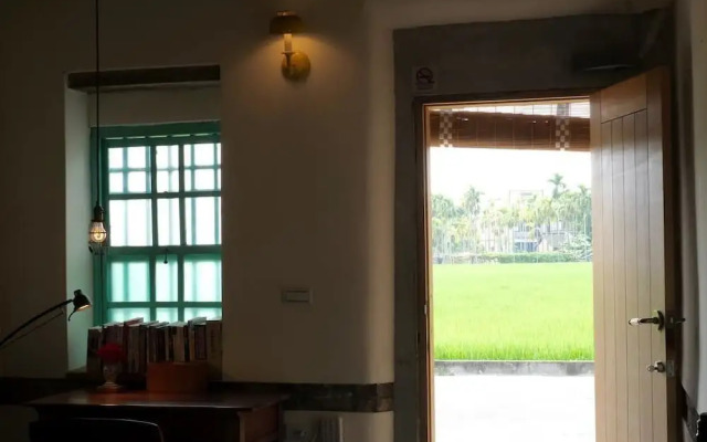 Yellow and Black Guesthouse