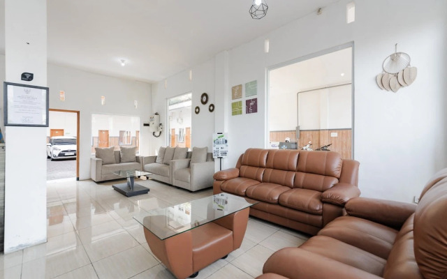 Urbanview Hotel Sky Batu Malang by RedDoorz