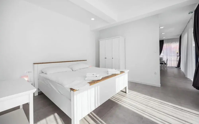 Modern Apartment, 300m From the Beach