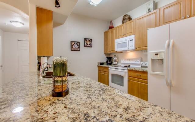 Southern #1064 - 2 Br condo by RedAwning