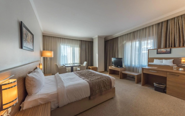 Hotel Almina Park
