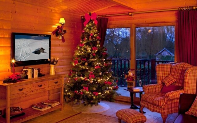 Cherbridge Lodges Riverside Lodges Short Lets