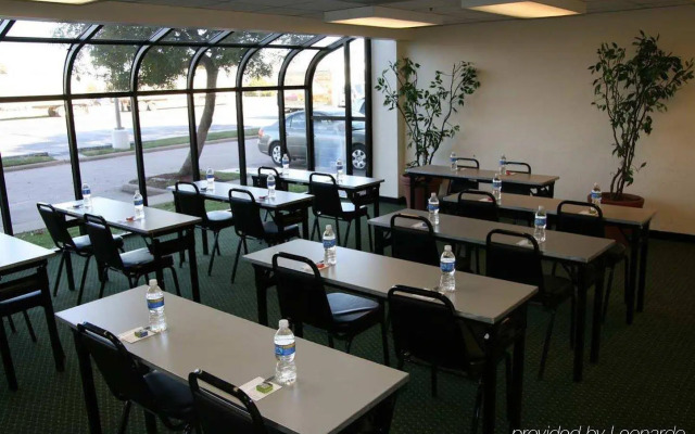 Spark By Hilton Grand Prairie