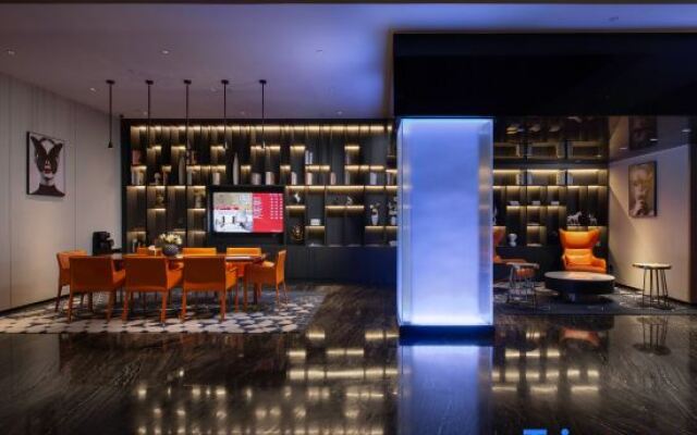 Paco Hotel (North Square Branch of Maoming HSR Station)