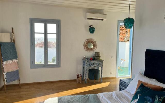 Lovely 1 Bed Townhouse with patio