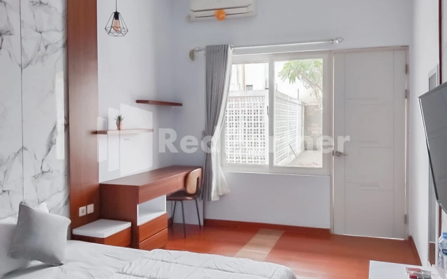 Khayrizsan Guest House Mitra RedDoorz