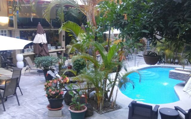 Coyaba Tropical Elegant Adult Guesthouse