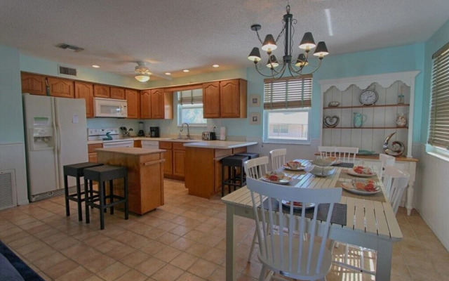 Sunshine's Hideaway by RedAwning