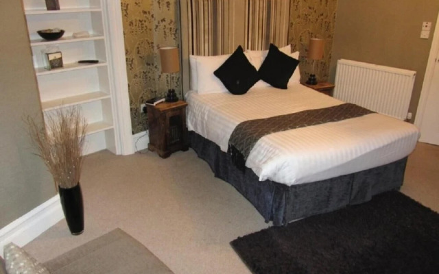 Monties Guest House