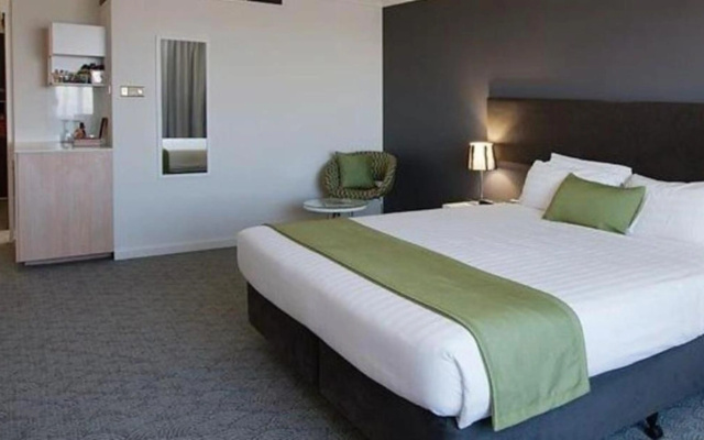 Rendezvous Hotel Perth Central – Guest Rooms – Perth
