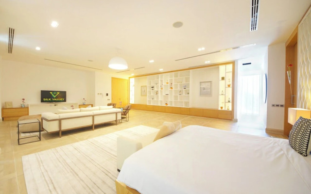 Royal Retreat Villa at Nurai Island