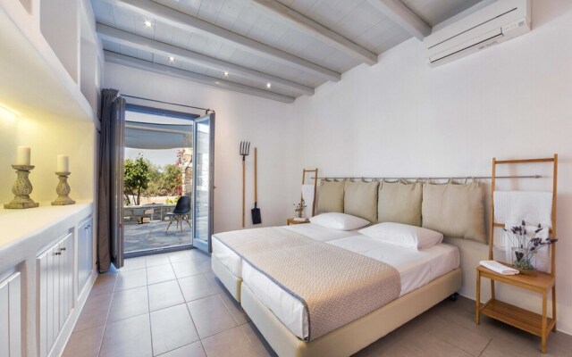 Villa Fuster in Paros