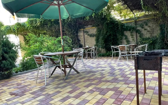 Polina Guest House