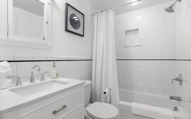 Sweet 2-br Retreat By Capitol Hill