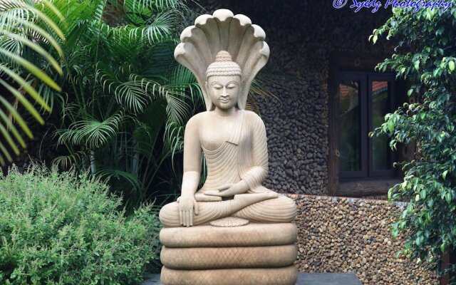 Shangri La Jungle Resort