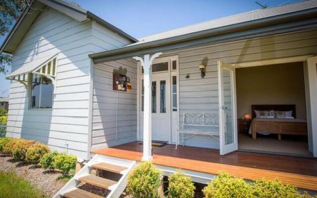 Wine Country Cottage located right at the Hunter Valley gateway, close to everything