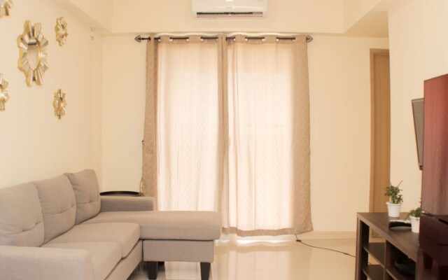 Warm And Cozy Living 3Br At Meikarta Apartment
