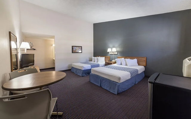 Rodeway Inn and Conference Center-Allentown