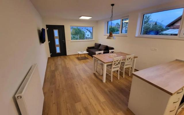 Annie's apartment