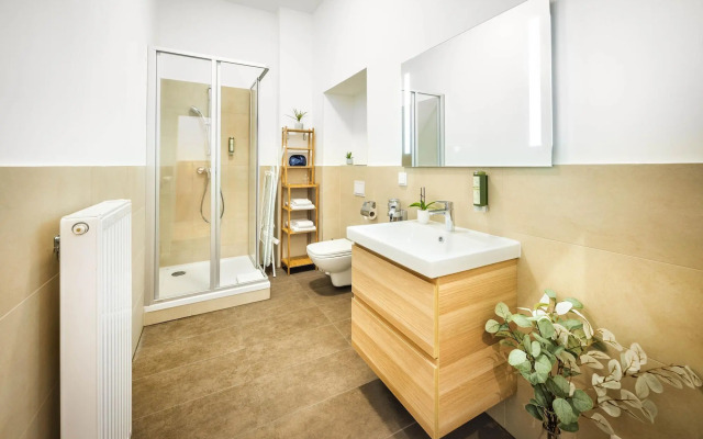 Jimmy's Apartments Dandelion