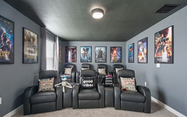 8 BD 5 BH Pool and Spa