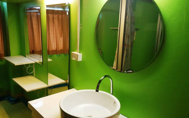 Chaweng Palace Hotel